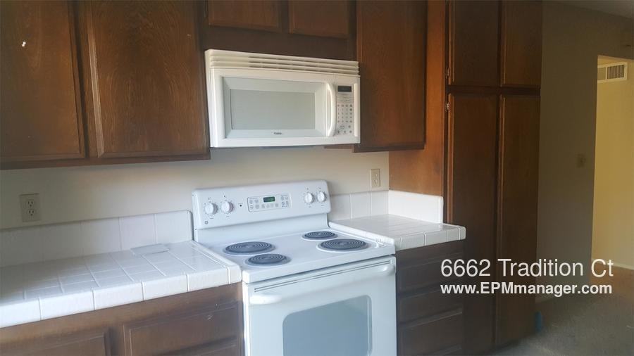 6662 Tradition Ct - Photo 3 of 8