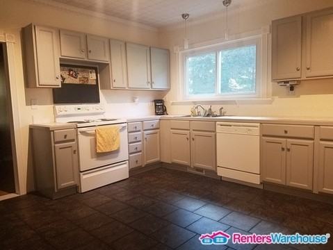 6168 Cedar St - Photo 2 of 15