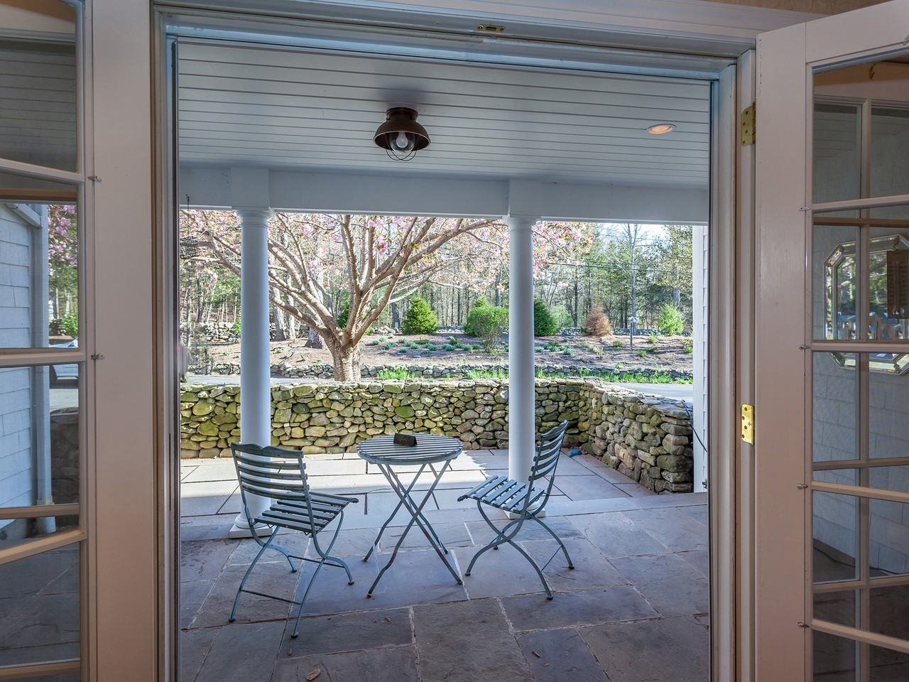 8 Mallory Rd - Photo 2 of 37