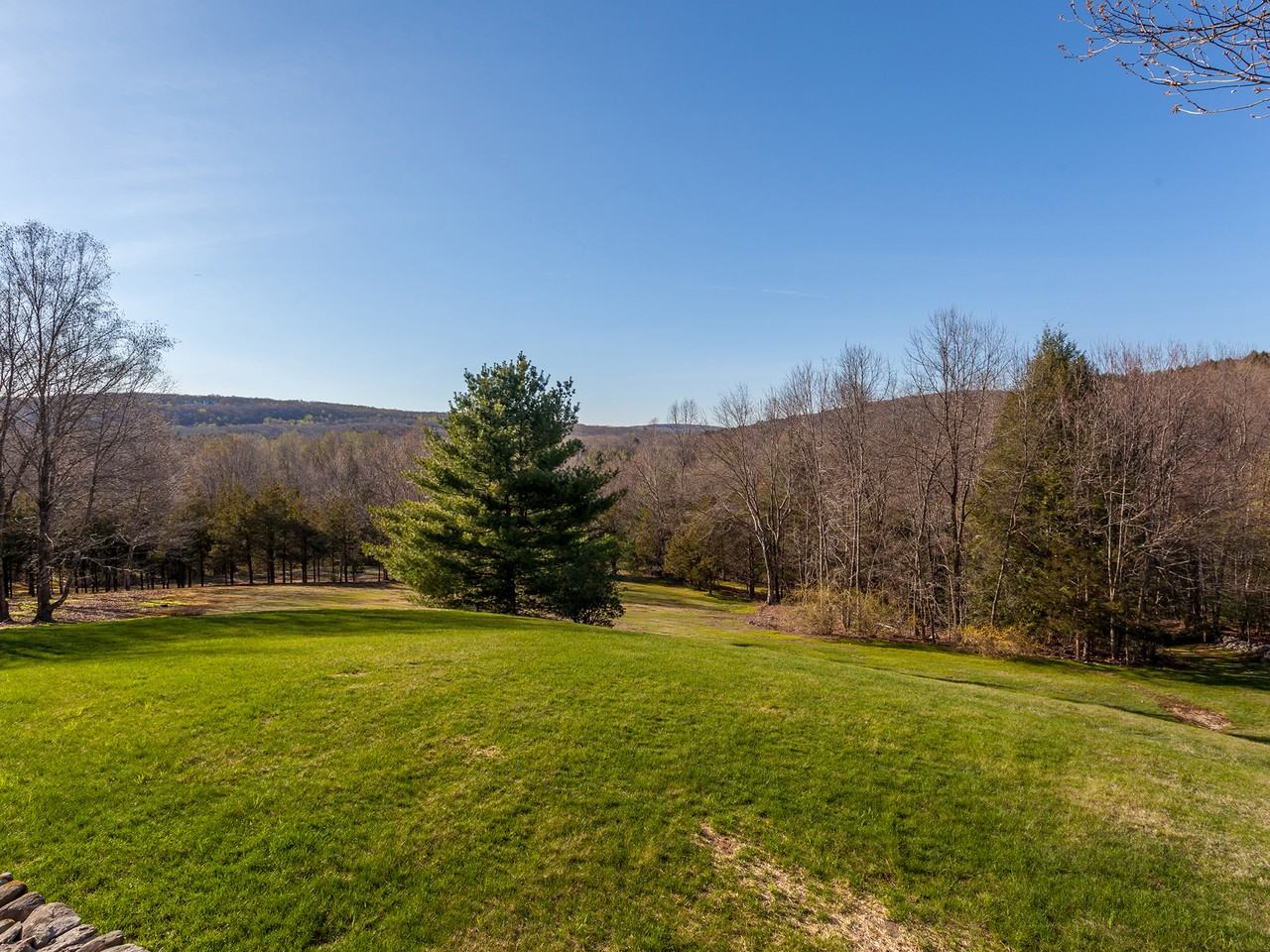 8 Mallory Rd - Photo 3 of 37