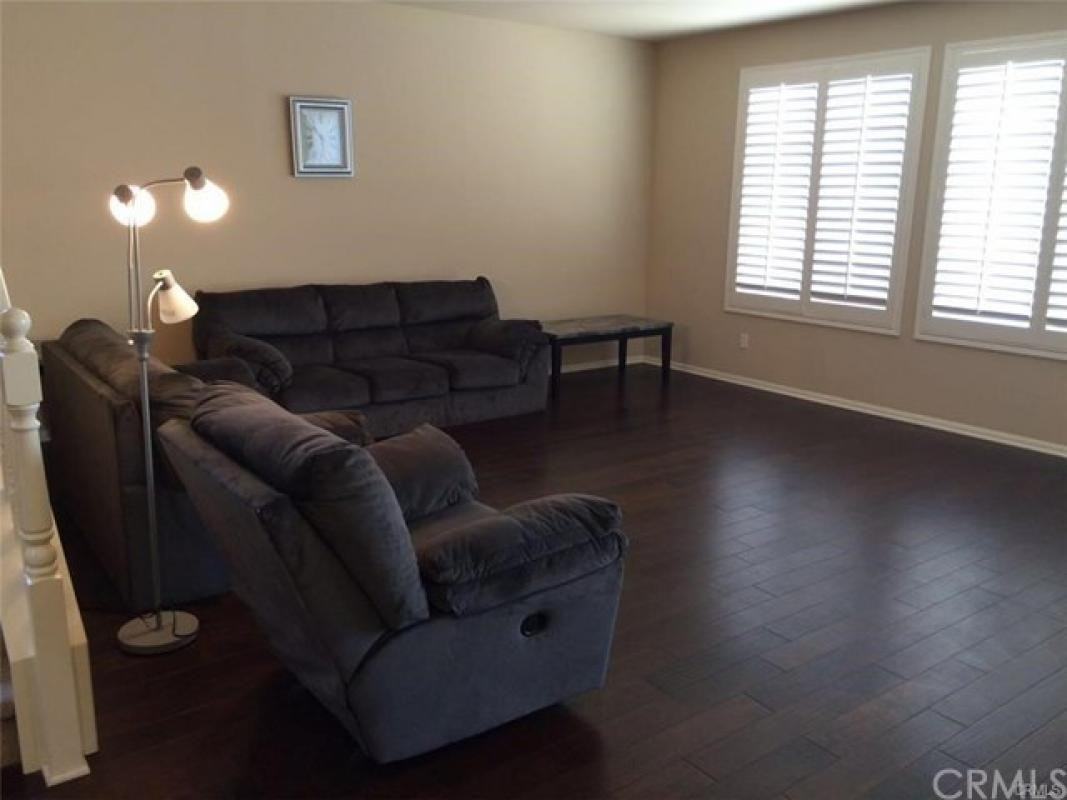 5774 Meeker Dr - Photo 2 of 13