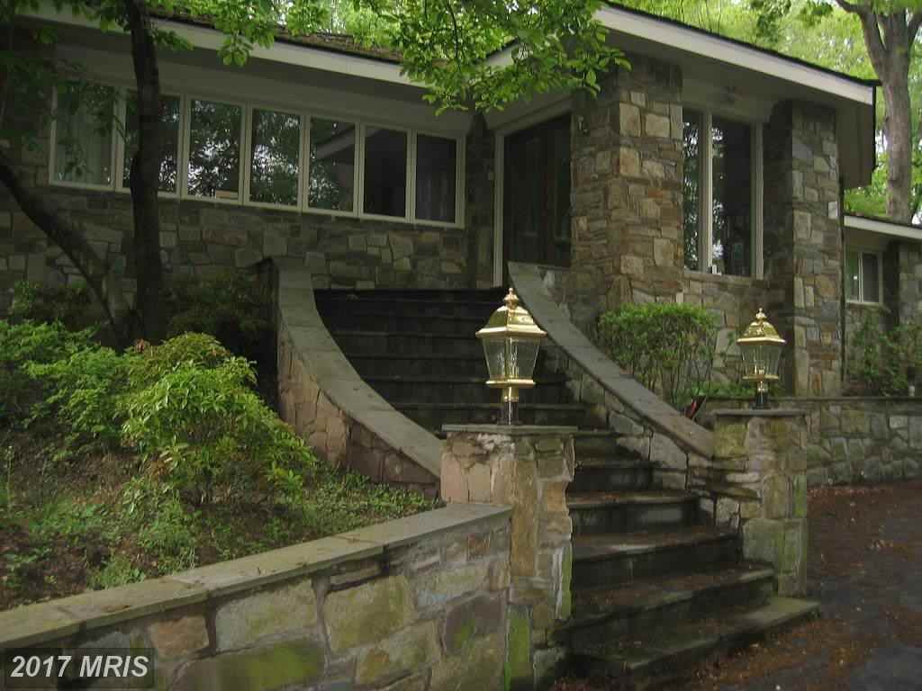 14811 Pettit Way - Photo 2 of 15