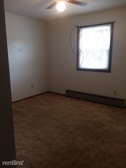 1134 Columbus Cir N - Photo 3 of 6