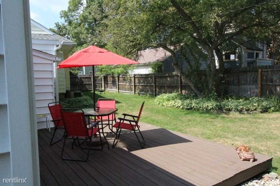 2213 Strathmore Rd - Photo 2 of 5