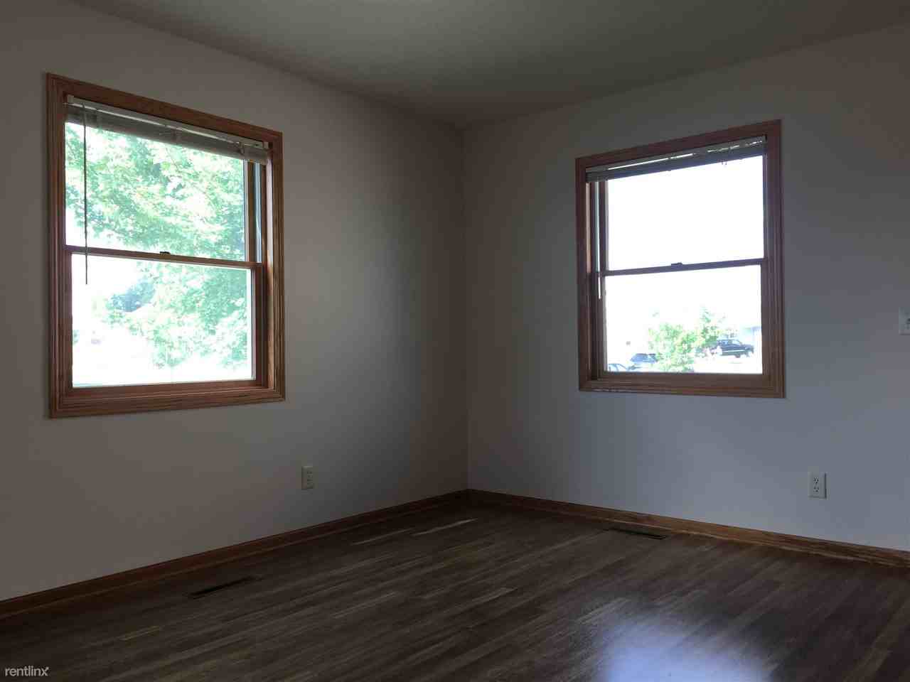 2123 Bunker Ln - Photo 3 of 13