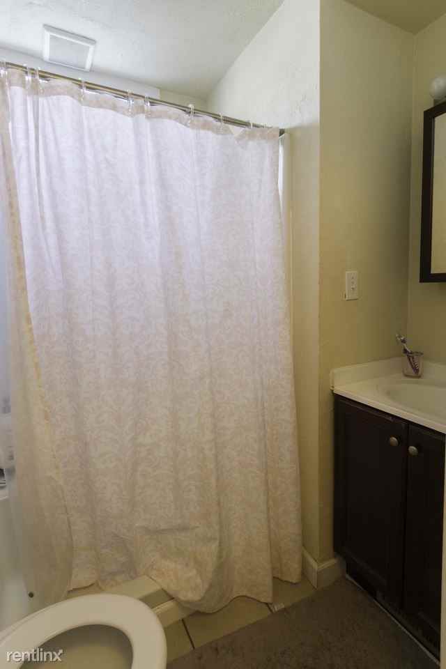 642 Cornell Ave - Photo 2 of 16