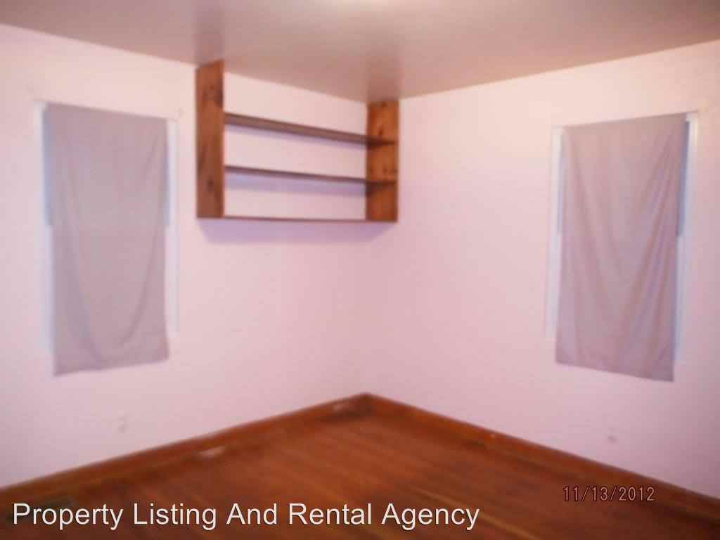 733 Maple Ave - Photo 3 of 14