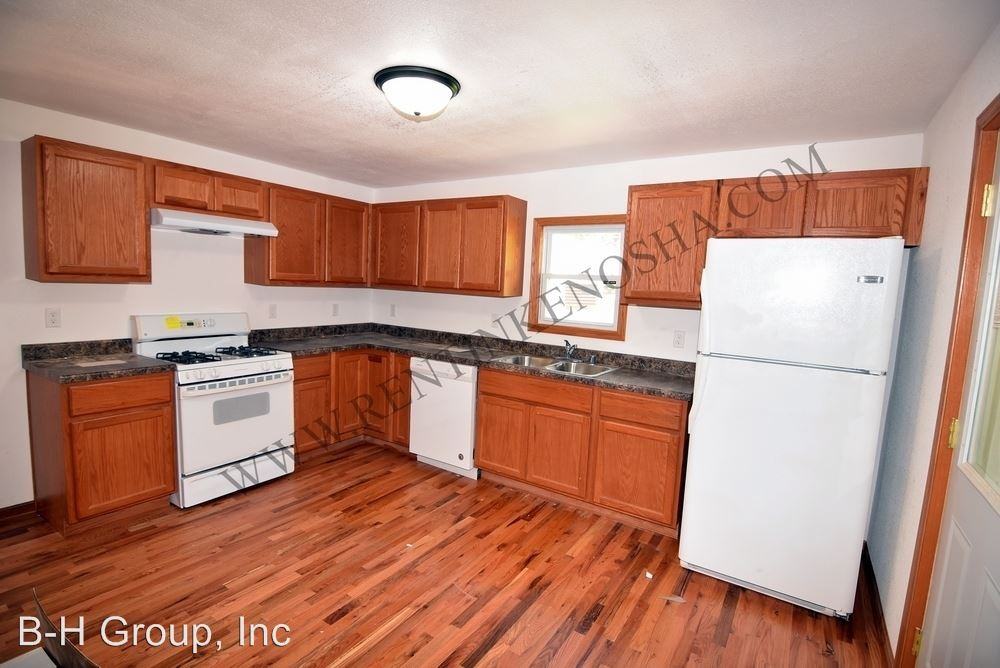 922 49th St - Photo 2 of 9