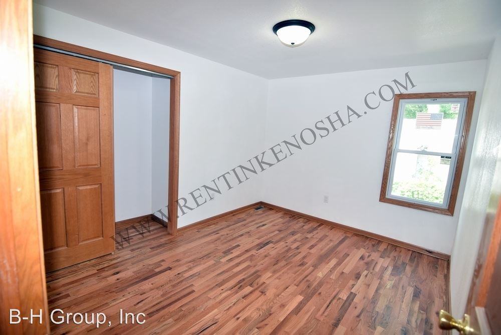 922 49th St - Photo 3 of 9