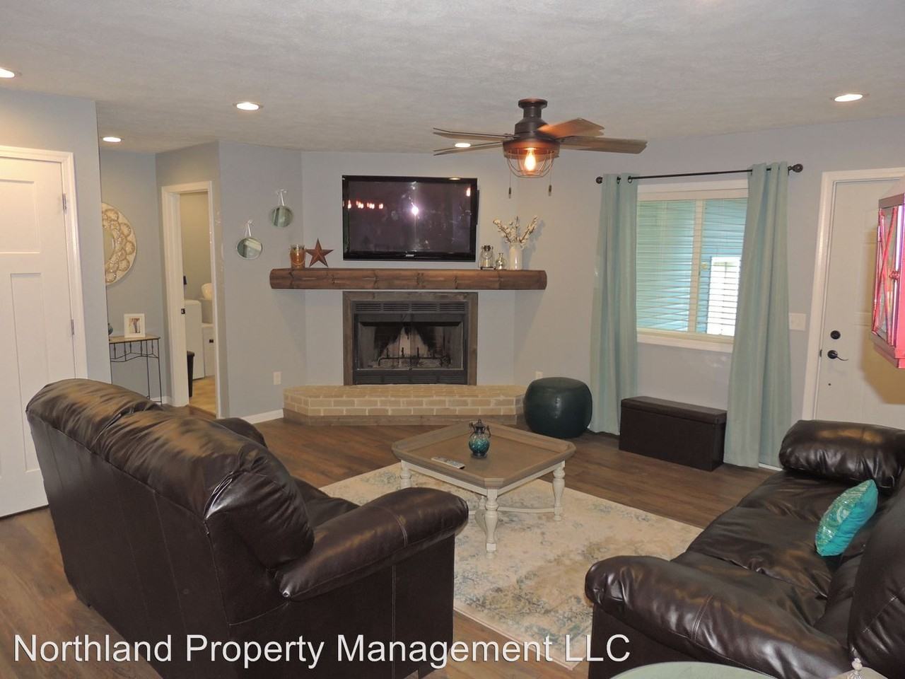 1583 Round Lake Rd - Photo 3 of 13