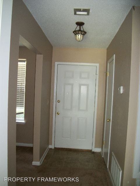 5720 Reinke Dr - Photo 2 of 16