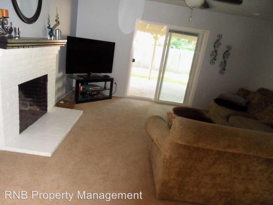 1216 Gerry Way - Photo 2 of 13