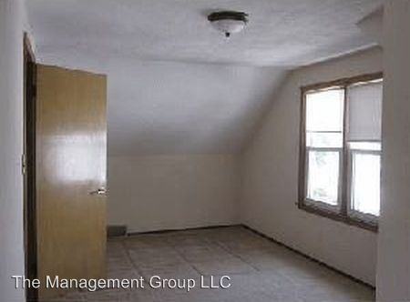 6302 W Manitoba St - Photo 3 of 6