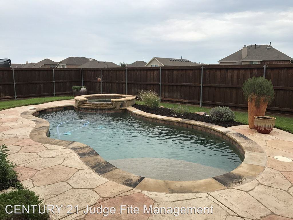 5000 White Spruce Dr - Photo 2 of 10