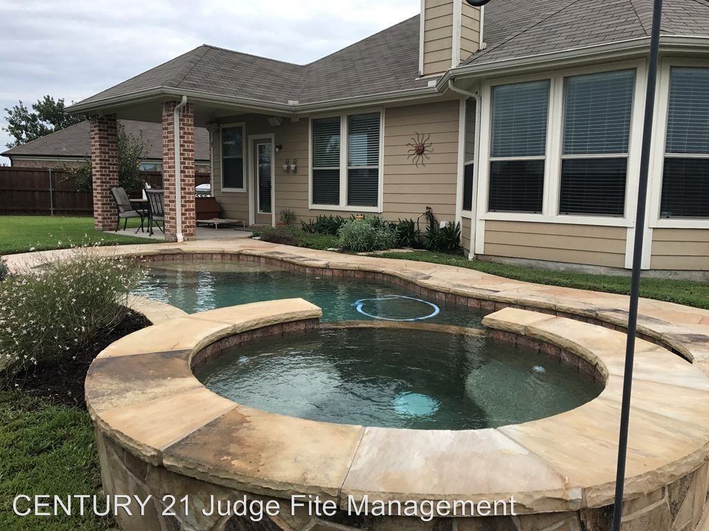 5000 White Spruce Dr - Photo 3 of 10