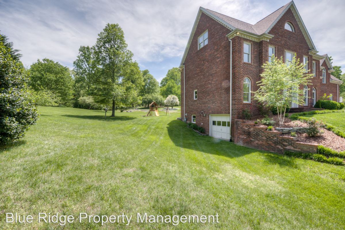 1029 Stagshaw Ln - Photo 3 of 27