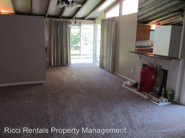 554 S Crest Rd - Photo 2 of 12
