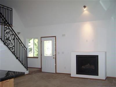 1391 Oakmont Dr - Photo 3 of 5