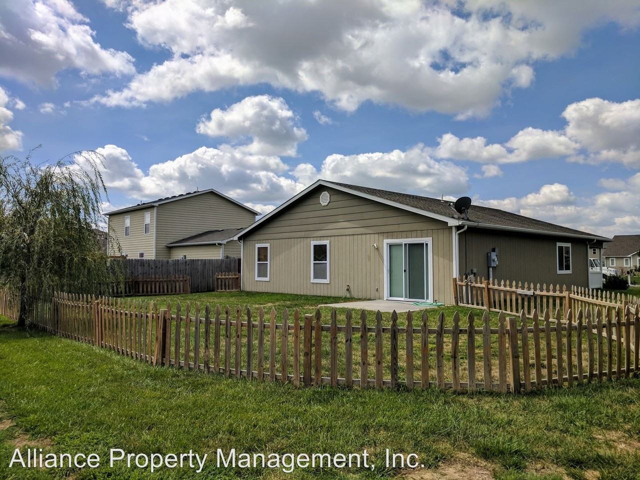 2712 Brookpointe Cir - Photo 2 of 19