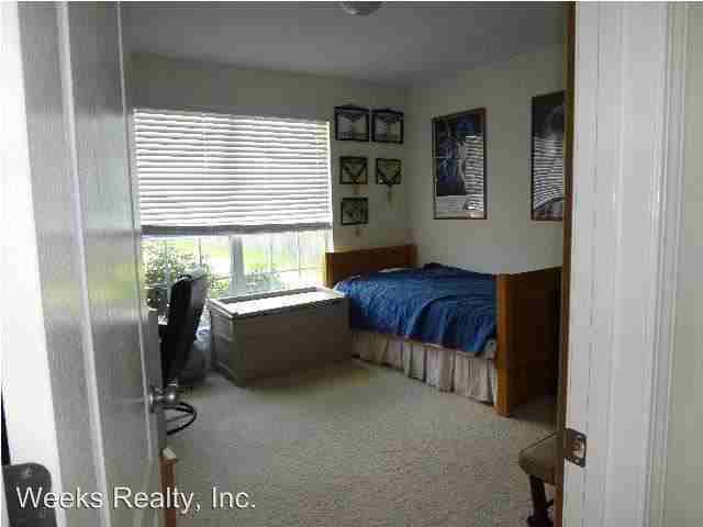 4775 Spears St - Photo 3 of 9