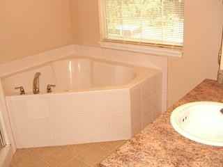 2323 Southern Ave - Photo 2 of 7