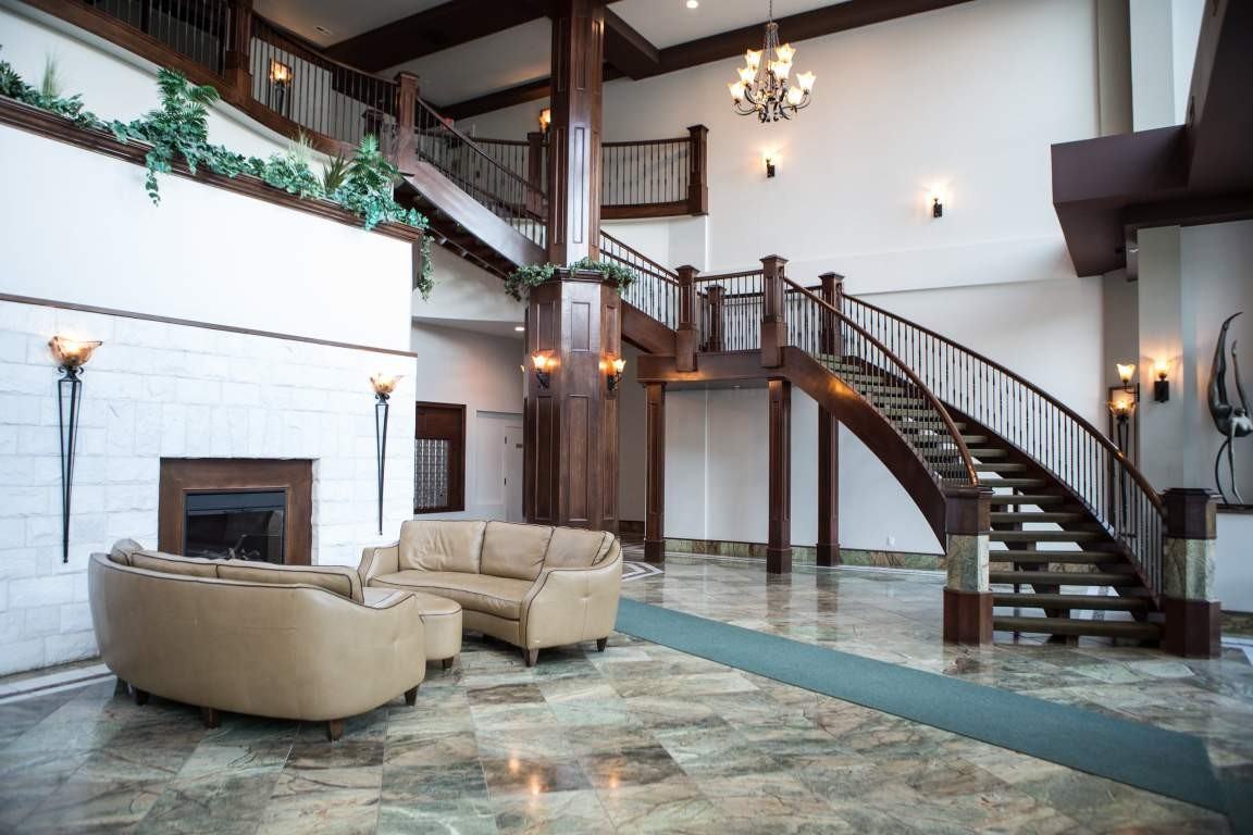 Furnished Downtown Luxury Condo - Photo 3 of 36