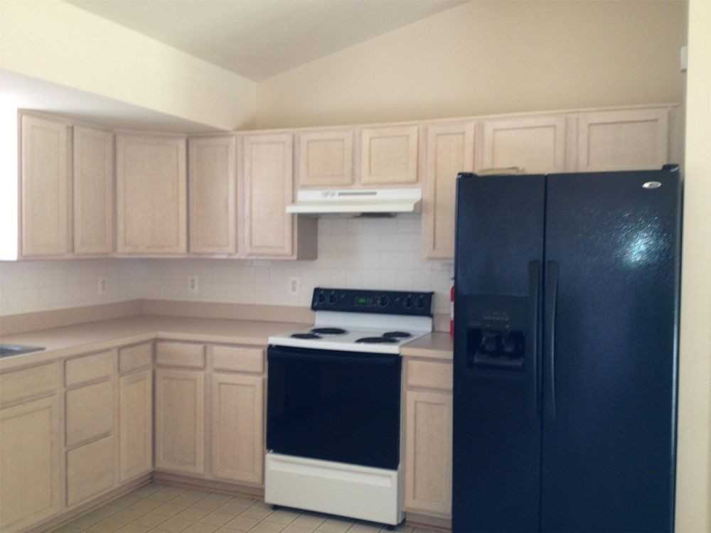 46 Bloomington Ln - Photo 3 of 27