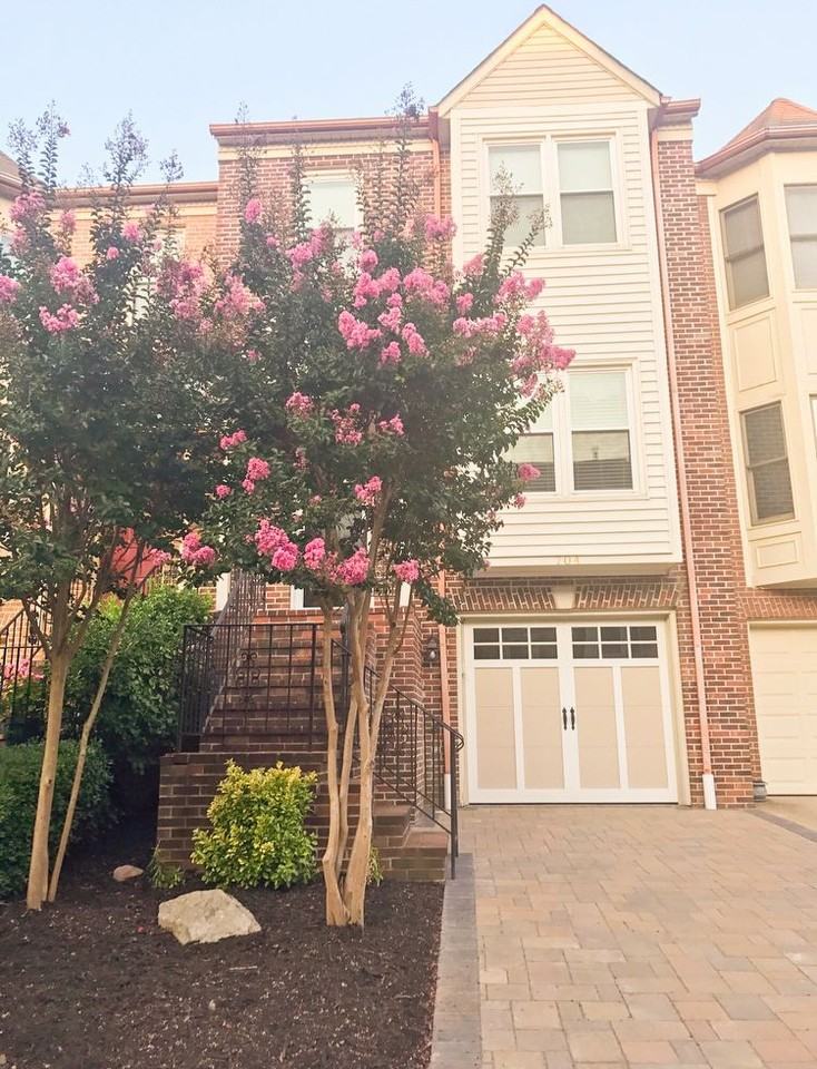 704 Shaw Ct - Photo 2 of 26