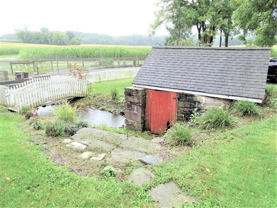 2 Ridge Ln - Photo 3 of 21