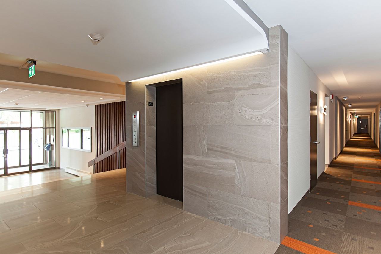 5620 AVENUE DECELLES - Photo 2 of 6