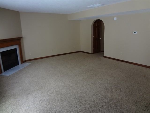 6676 Wimbledon Dr - Photo 2 of 10