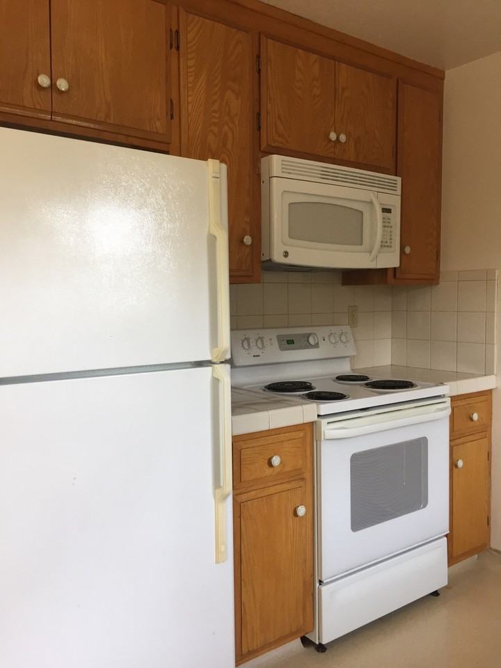 220 College Avenue - Photo 2 of 11