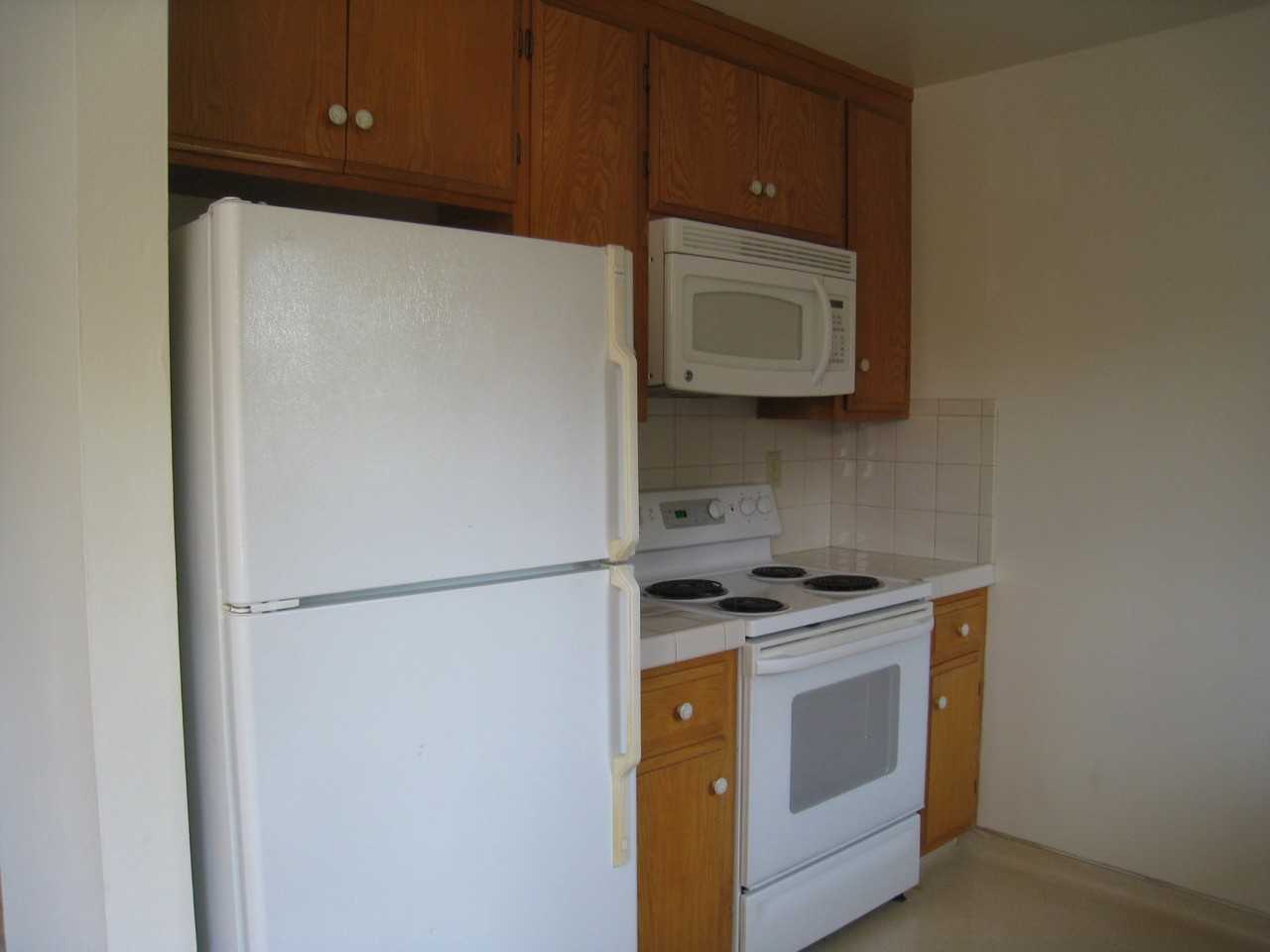 220 College Avenue - Photo 3 of 11