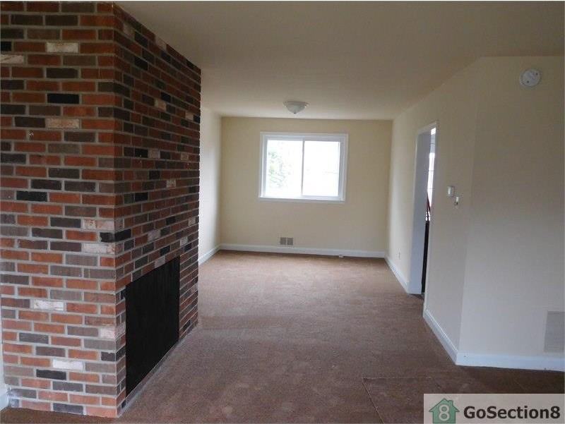 7704 Hillsway Ave - Photo 2 of 21