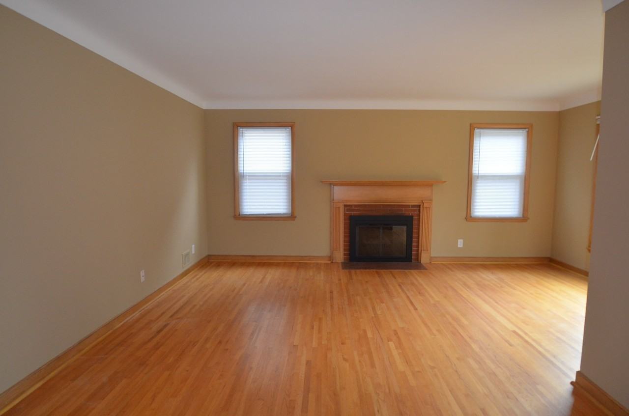 6043 Sheridan Ave S - Photo 2 of 9