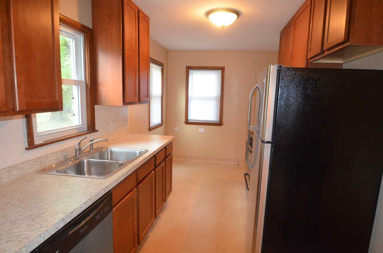 6043 Sheridan Ave S - Photo 3 of 9