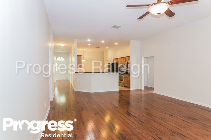 141 Greenfield Dr - Photo 2 of 21