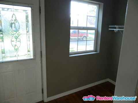 1704 E 21st St - Photo 2 of 14