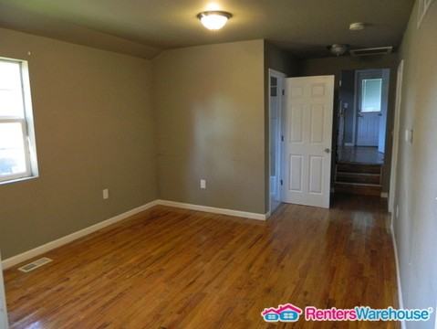 1704 E 21st St - Photo 3 of 14