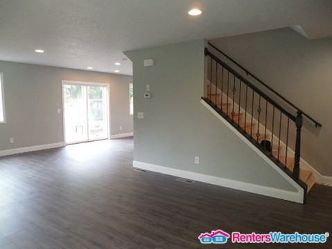 8185 Oakwood Ave NE - Photo 2 of 14