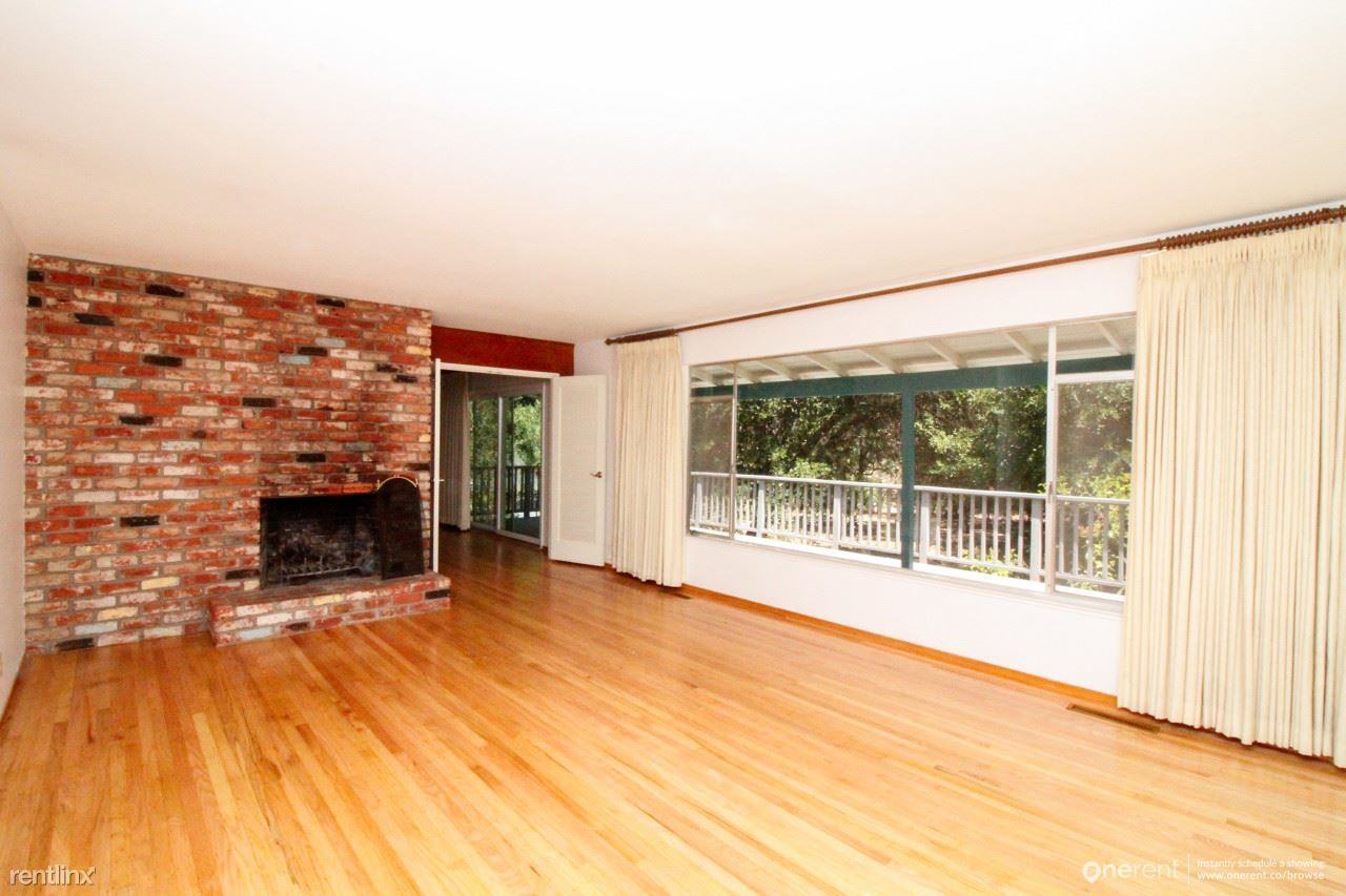 13898 Ravenwood Dr - Photo 3 of 28