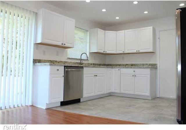 1500 NW 13th St #CV - Photo 2 of 8