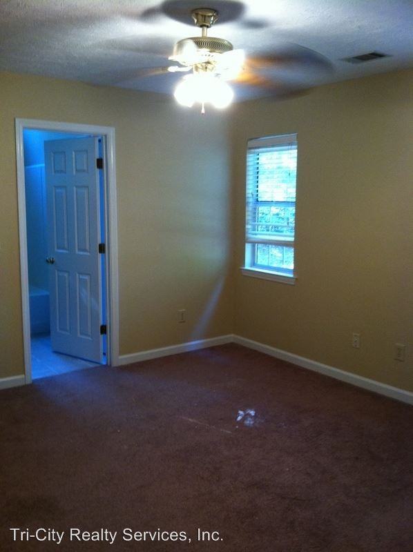 310 Lone Oak Dr - Photo 3 of 9