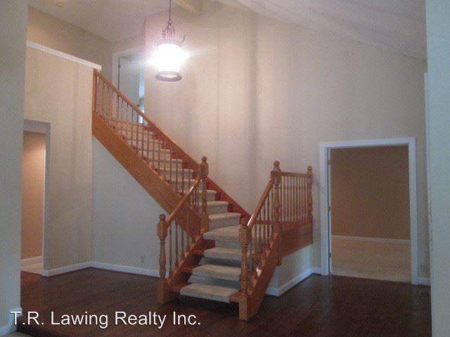 2025 Hartwicke Pl - Photo 3 of 25