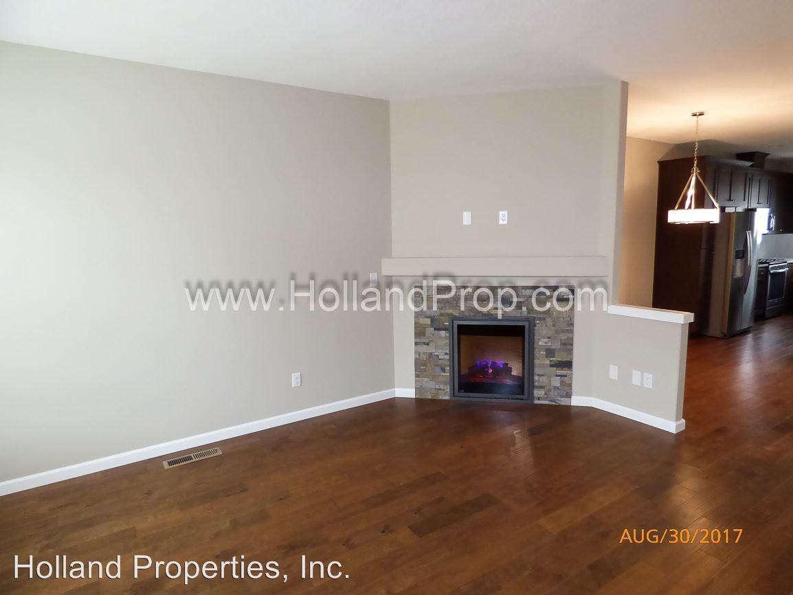 18390 SW Annamae Ln - Photo 3 of 24