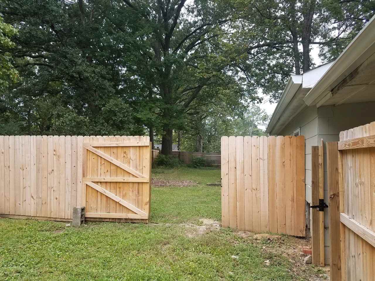 937 James Ave - Photo 2 of 9