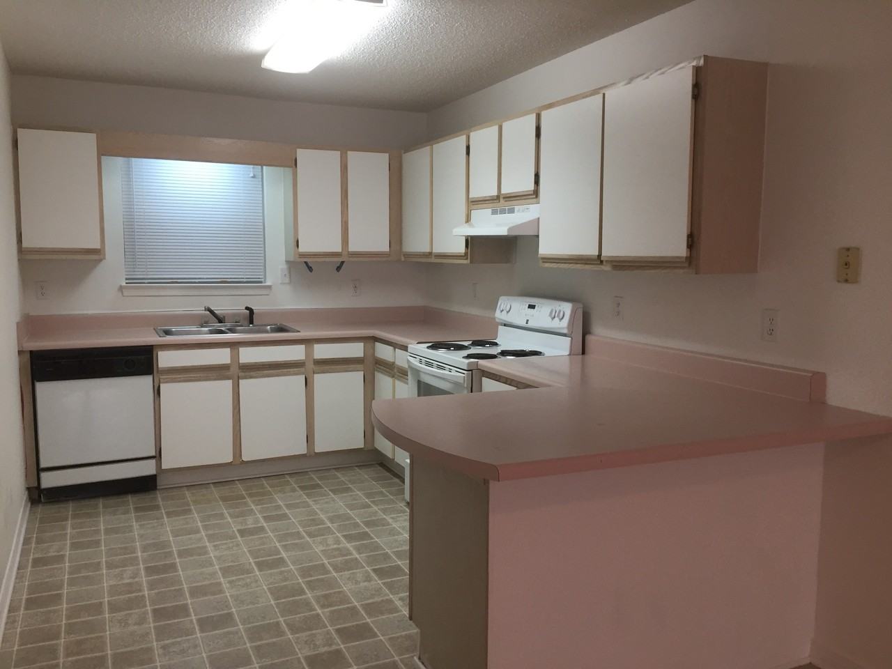 2812 Bradford Place - Photo 3 of 10