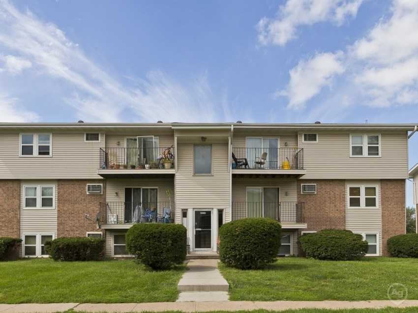 3908 E 23rd St - Photo 2 of 25