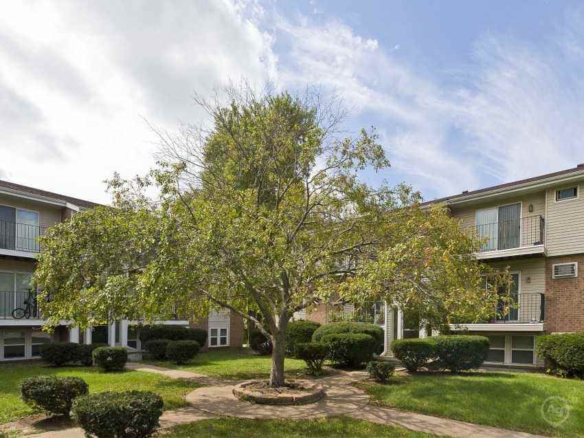 3908 E 23rd St - Photo 3 of 25