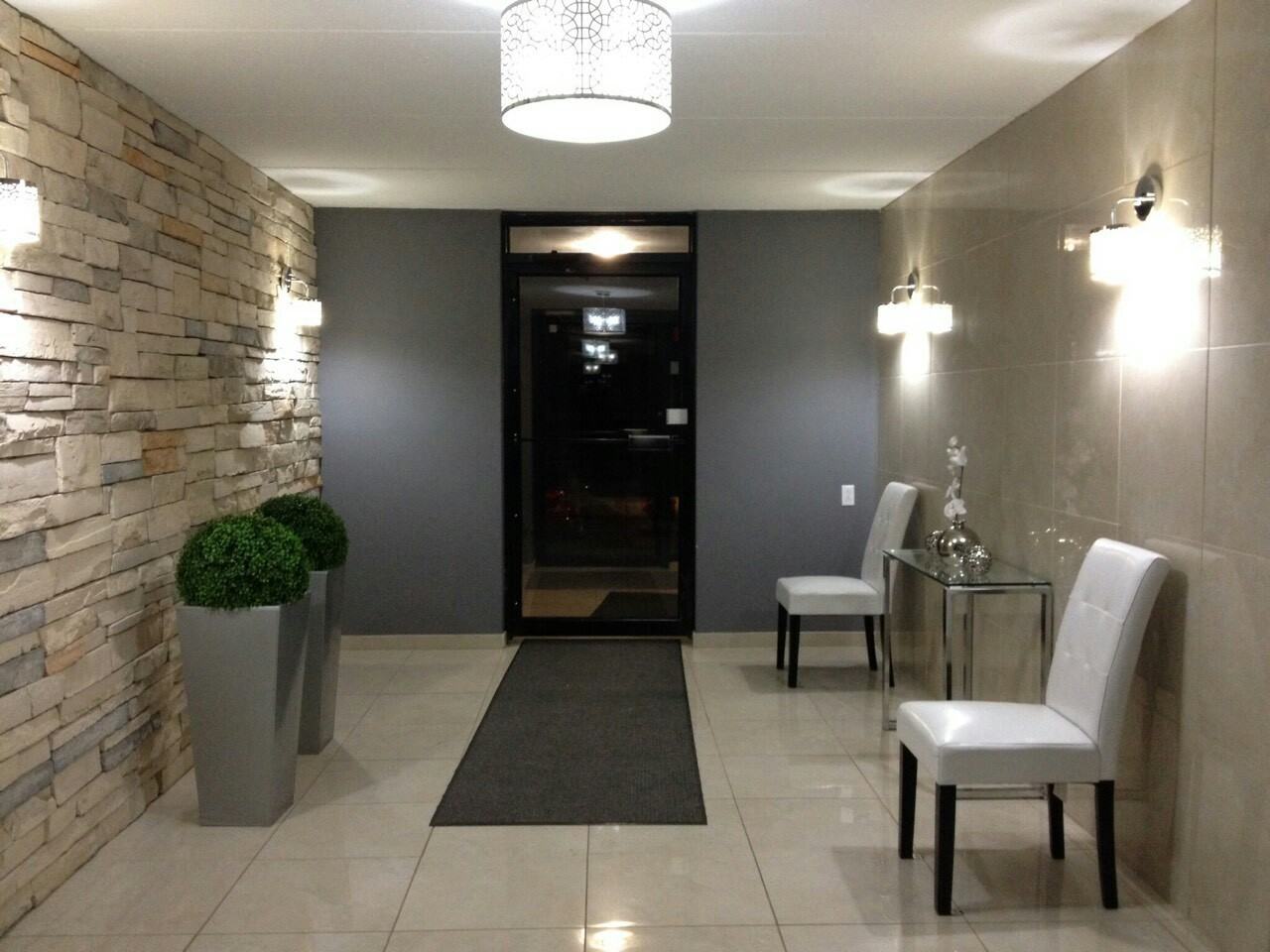 4039 Boulevard des Sources - Photo 2 of 6